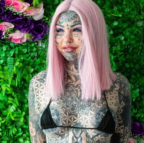 AMBER LUKE FANPAGE🧚🏼‍♀️✨ on Instagram: “I apologise for my absence I’ve been hell busy but here’s some eye candy for your feed💖✨ - - _ #amberluke #ambsluke #ambs #amber…” Amber Luke, Blue Eyes White Dragon, Eyeball Tattoo, Tattoed Women, Tattoo Photography, Full Body Tattoo, Body Suit Tattoo, Women's Tattoo, Face Tattoos