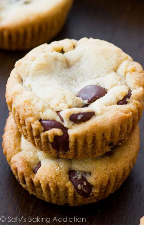 An easy recipe for Chocolate Chip Cookie Dough Cupcakes. Chocolate Chip Cookie Dough Cupcakes, Chocolate Chip Cookie Cups, Cookie Dough Cupcakes, Sallys Baking, Cookie Cups, Chocolate Chip Cookie Dough, Yummy Sweets, Food Cakes, Chocolate Chip Cookie