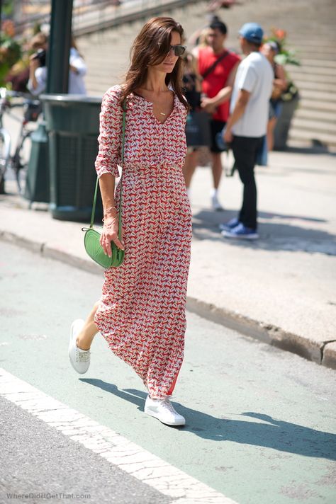 Valentino Styling Maxi Dresses, Valentino Logo, Maxi Dress With Pockets, Vibe Check, Maxi Dress Prom, Maxi Robes, Maxi Dress Online, Fashion Dresses Casual, Dress With Sneakers