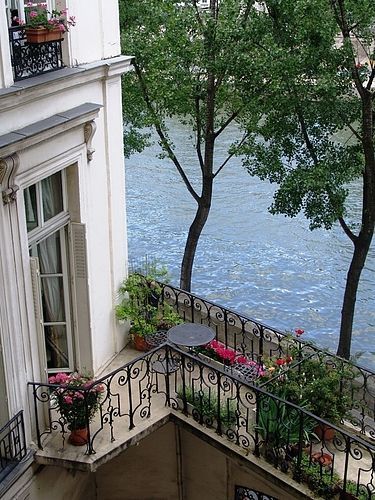 Prancis Paris, Parisian Balcony, Paris Balcony, Paris Flat, Balkon Design, The Seine, Parisian Apartment, Paris Apartments, Apartment Balconies