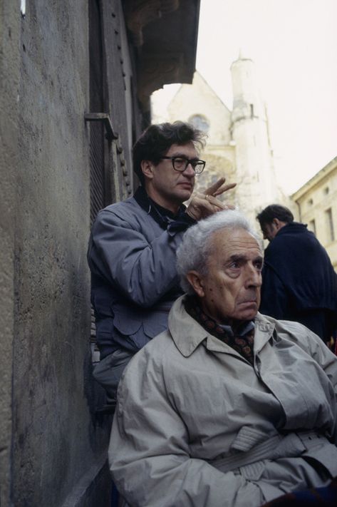 Wim Wenders and Michelangelo Antonioni on the set of Beyond the Clouds, 1994. Buena Vista Social Club, Wim Wenders, Michelangelo Antonioni, Artist Film, Movie Directors, Actor Studio, Cartoon Tv Shows, People Of Interest, Hooray For Hollywood