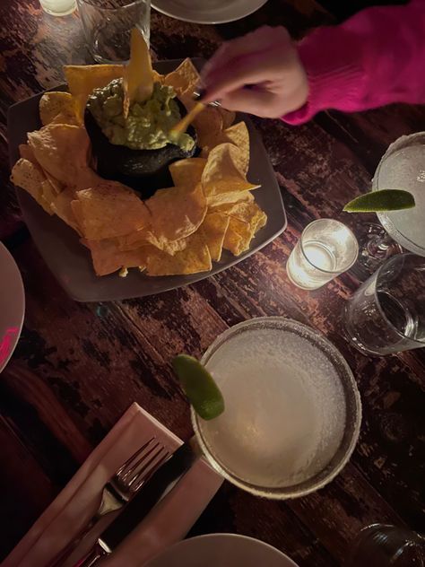 Chips And Guacamole Aesthetic, Mexican Dinner Aesthetic, Guacamole Aesthetic, Mexican Restaurant Aesthetic, Tex Mex Restaurant, Kendall Ryan, Drinks Friends, Restaurant Aesthetic, National Margarita Day