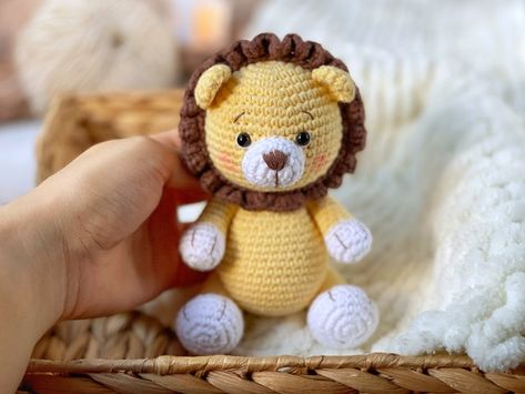 Lion Crochet, Pattern Language, Lion Pattern, Crochet Toys Free Patterns, Crochet Lion, Crochet Mignon, Crochet Toys Free, Crochet Animals Free Patterns, Crochet Amigurumi Free Patterns