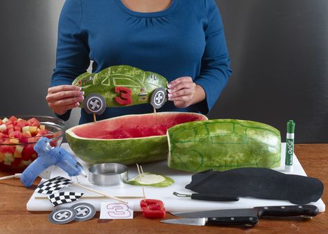 Watermelon Board | Nascar Race Car Essen, Watermelon Snack, Watermelon Car, Fruit Creations, Iftar Recipes, Hot Wheels Birthday, Hot Wheels Party, Pinewood Derby Cars, Watermelon Carving