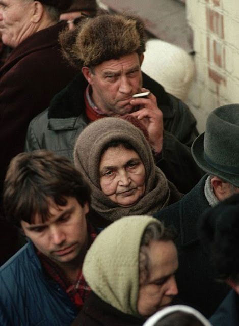 Soviet Union Aesthetic, Everyday People Photography, Soviet Photography, People Standing In Line, Daily Life Photography, Russia People, People In Public, Bread Line, Everyday Life Photography