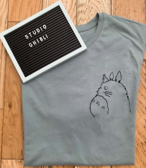 Couture, Studio Ghibli Embroidery Simple, Ghibli Embroidery Pattern, Broderie Sur Tee Shirt, Broderie Tee Shirt, Studio Ghibli Tshirt, Embroidery Ghibli, Studio Ghibli Embroidery, Totoro Embroidery