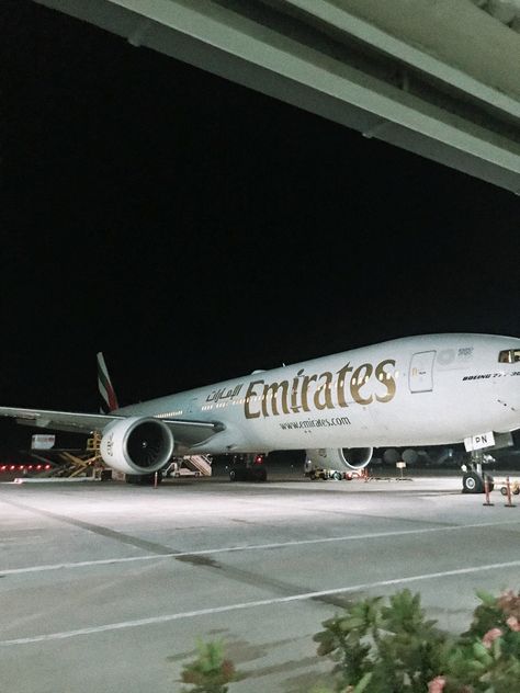 Emirates Pilot, Emirates Plane, Plane Vibes, Trips Aesthetic, Airport Aesthetics, Night Rides Car, Airport Vibes, Emirates Cabin Crew, Night Rides