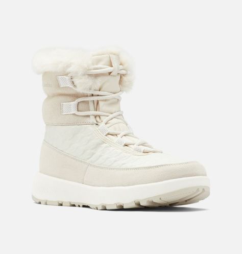 Everyday Winter Boots, Snow Boots Outfit, Apres Ski Style, Winter Trip, Luxury Boots, Warm Winter Boots, Waterproof Snow Boots, Snow Fashion, Ski Fashion