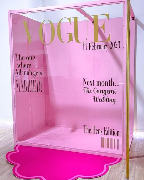 Magazine Box Ideas, Pop Up Selfie Booth, Hair Expo Booth Ideas, Magazine Box Photo Booth Diy, Diy Magazine Photo Booth, Magazine Cover Photo Booth, Magazine Photo Booth, Tradeshow Booth Backdrop, Pink Photo Booth