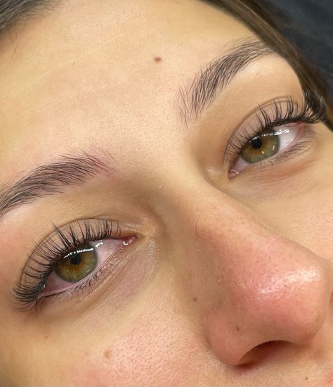 Super Light Lash Extensions, Subtle Classic Lash Extensions, Lash Extensions Styles Simple, Small Eyes With Eyelash Extensions, Subtle Eyelash Extensions Natural, Subtle Lashes Extensions, Light Fake Eyelashes, Light Eyelashes Extensions, Lash Extensions Minimal