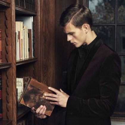 Reading Man Aesthetic, Man Holding Book Pose Reference, Man Reading Book Photography, Man Reading Book Aesthetic, Reading Book Pose, Men Who Read, Man With Book, Book Pose, Every Man Should Read