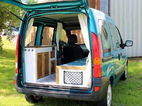 Renault Kangoo Camper, Micro Camper Diy, Omgebouwde Bus, Kombi Food Truck, Berlingo Camper, Mini Motorhome, Kangoo Camper, Minivan Camper Conversion, Quirky Campers