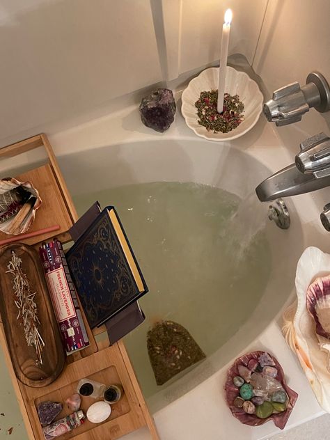 Bathroom With Crystals, Witchy Spiritual Aesthetic, Spiritual Baddie Room Aesthetic, Clean Witchy Aesthetic, Girly Witchy Bedroom, Healing Bath Ritual, Travel Alter Ideas, Witchcraft Home Decor, Spiritual Mom Aesthetic