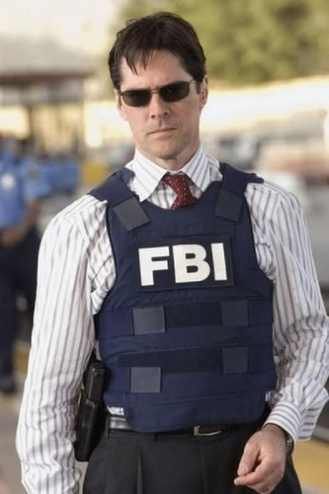 thomas gibson as agent hotchner Matthew Gray Gubler, Behavioral Analysis Unit, Crminal Minds, Aaron Hotchner, Thomas Gibson, Elite Squad, Behavioral Analysis, Crimal Minds, Matthew Gray