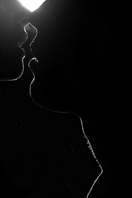 It's a Black & White photo, but with restrained passion that could explode into color at any moment. Romantic Silhouettes, Andre Kertesz, Foto Art, Foto Inspiration, Foto Pose, Black White Photos, Fotografi Potret, Kiss Me, Light And Shadow