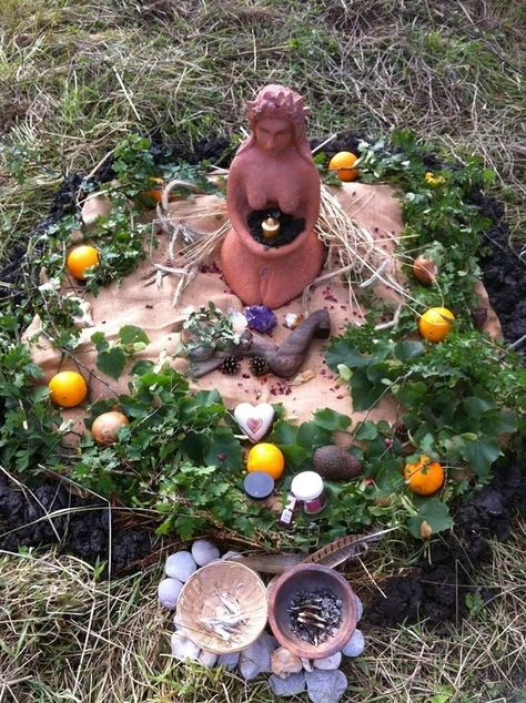 There Is Only One Rule For Creating Your Home Altar | Waltham, MA Patch Mabon Altar, Witch Garden, Witches Altar, Wiccan Altar, Altar Decor, Pagan Altar, Pagan Witch, Home Altar, Altar Decorations