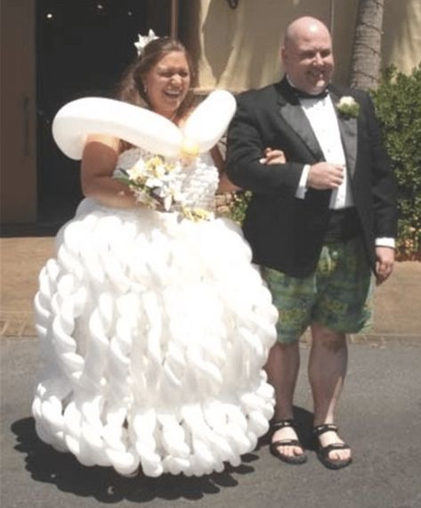 Wedding Dress Fails, Funny Wedding Dresses, Weird Wedding Dress, Las Vegas Wedding Dresses, Ugly Wedding Dress, Tacky Wedding, Vegas Wedding Dress, Worst Wedding Dress, Ugly Dresses