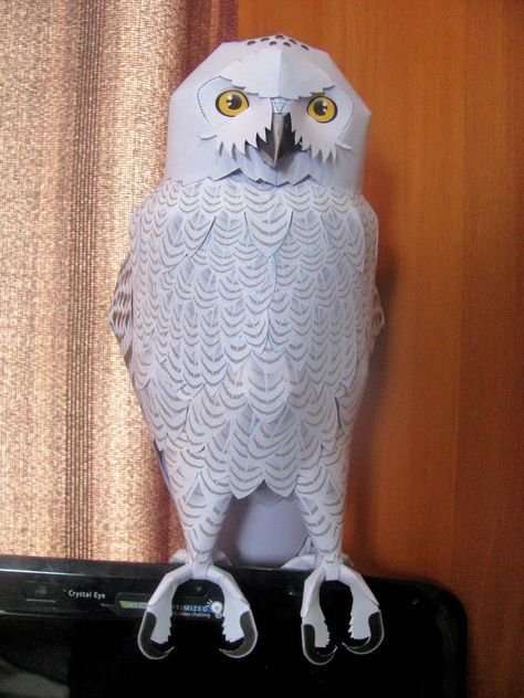 Male Snowy Owl (Hedwig) Papercraft by x0xChelseax0x Harry Potter Origami, Snowy Owl Craft, Enchanted Forest Decorations, Harry Potter Christmas Decorations, Harry Potter Halloween Party, Owl Printables, Harry Potter Hedwig, Paper Mache Animals, Harry Potter Theme Party