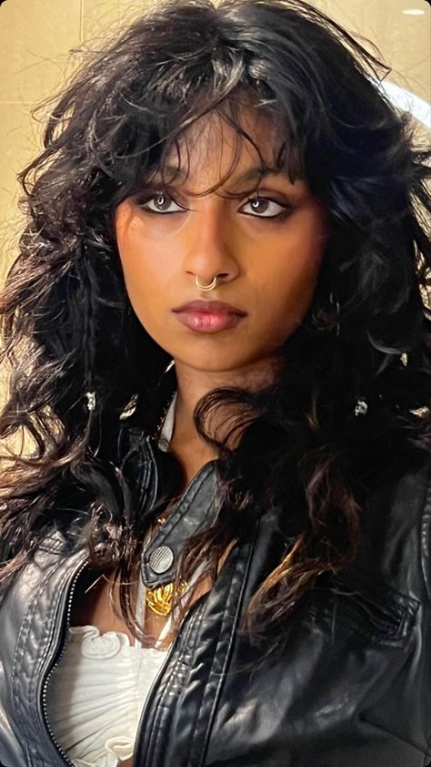 Indian Woman Curly Hair, Curly Wavy Haircuts Long, Latino Reference, Pretty People Unique, Brown Skin Face Claim, Tomboy Hairstyles Black Women, Latino Hairstyles For Women, Indigineous Women, Indian Grunge