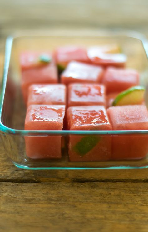 Fruit Ice Cubes are the perfect way to add flavor to your water or favorite beverages this summer. Cucumber/Mint, Watermelon/Lime and Blueberry/Lavender are delicious combinations and make getting that daily water quota all the more enjoyable. Infused Ice Cubes, Cucumber Infused Water, Holiday Desert Recipes, Fruit Ice Cubes, Frozen Pops, Flavored Ice Cubes, Blueberry Lavender, Cucumber Detox Water, Flavored Ice