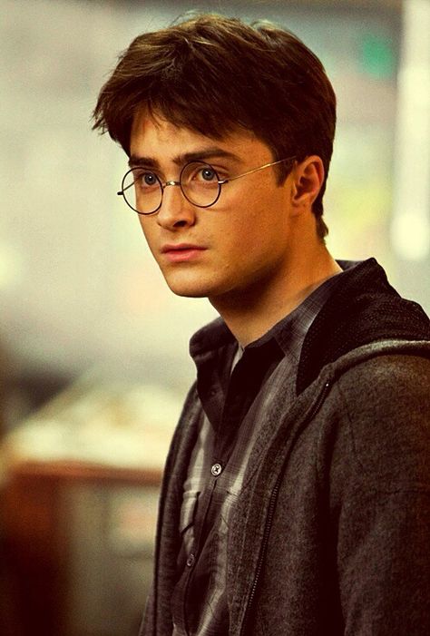 Day 5. Favorite male character? Harry James Potter. Harry is sarcastic, smart, brave, courageous, and gorgeous. Daniel Radcliffe is the perfect actor to portray Harry. Hery Potter, Citate Harry Potter, Glume Harry Potter, Daniel Radcliffe Harry Potter, Tapeta Harry Potter, Buku Harry Potter, Harry James, Images Harry Potter, Harry Potter Images