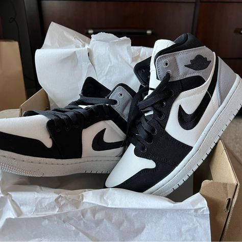 Tumblr, Cute Jordan 1s For Women, Classic Jordans Sneakers, Jordan And Nike Shoes, Cute Shoes For Women Sneakers, Nike Shoes Women Green, Cute Shoes Jordans, Cool Jordans Shoes, Best Jordans For Women