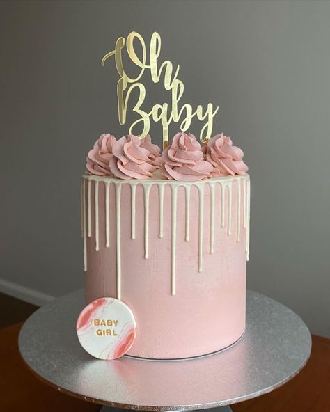 Pink Cake With White Chocolate Drip, Buttercream Drip Cake Designs, Pink And White Buttercream Cake, Babyshowercake Simple, Pink Cake Design Simple, Pink Cake White Drip, White And Pink Drip Cake, Pink Chocolate Drip Cake, Pink Cake With Chocolate Drip