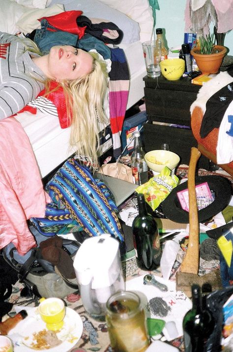 Girls have really messy rooms. Fact. Photographer Maya Fuhr investigates Summer Youth, Shotting Photo, Wild Girl, Messy Room, I'm With The Band, A Level Art, Documentary Photography, Foto Inspiration, 인물 사진