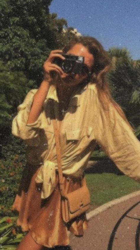 ⎡ zodiac aesthetics ⎦ - virgo ♍︎ - Wattpad 70s Camera Aesthetic, 70s Woman Aesthetic, Life In The 60s, Pintrest Girl Aesthetic, 70s Filter, Vintage Summer Aesthetic 70s, Phototography Ideas, Boho Vibes Aesthetic, 70s Summer Aesthetic