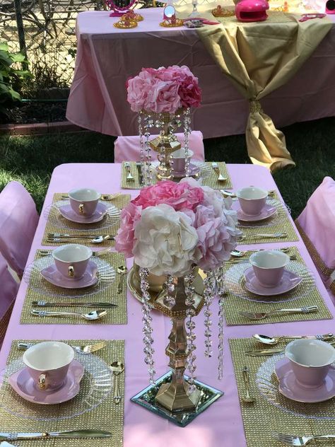 Simple Tea Party Ideas Table Settings, Tea Party Candy Table, Tea Party Room, Tea Party Setup, Toddler Tea Party Birthday, Diy Tea Party Hats, Tea Party Table Decorations, Toddler Tea Party, Masters Party