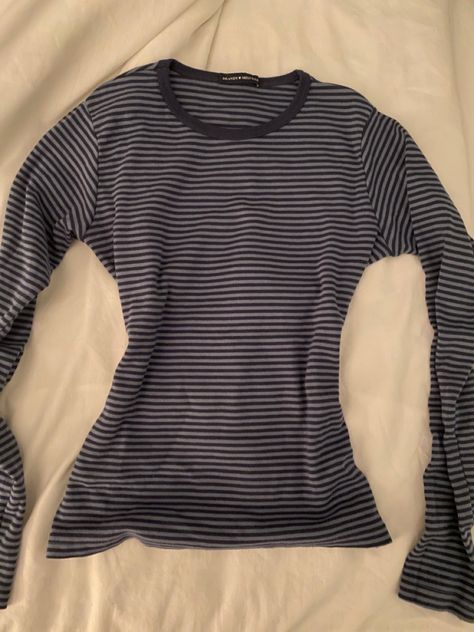 Brandy Striped Shirt, Brandy Melville Tops Long Sleeve, Aesthetic Long Sleeve Shirts, Sam Puckett Outfits, Long Sleeve Shirt Aesthetic, Long Sleeve Shirts Aesthetic, Long Sleeve Tops Aesthetic, Longsleeves Outfit, Striped Clothes