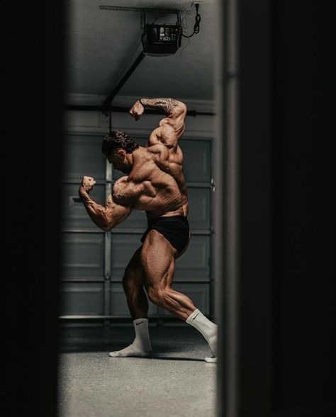 Chris Bumstead on Instagram: “Classic Bum.”