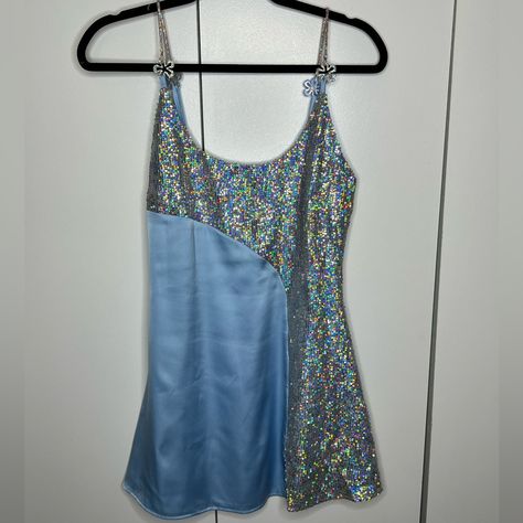For Love And Lemons - Blue Silk Sequin Sparkle Mini Dress- Sample Piece Size S - This Is A Sample Piece, It Was Never In Retail Meaning It Very Well Could Be One Of One - Size Small, Brand New - Beautiful Silk Matched With Rainbow Iredescent Sequins - Calling All Swifties! This One Screams Taylor Swift! - 2 Minor Call Outs Include, One Small Row Of Missing Sequins, Back Strap Was Sewn On Backwards. Sparkly Mini Dress Outfit, Eras Tour Bodysuit, Sabrina Carpenter Fashion, Blue Sequin Mini Dress, 70s Party Outfit, Blue Sparkle Dress, Beaded Mini Dress, Concert Ideas, Sparkle Mini Dress