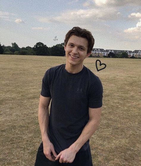 Tom Holland Zendaya, Tom Holland Imagines, Tom Holland, Sofia, Holland, A Man, Pins