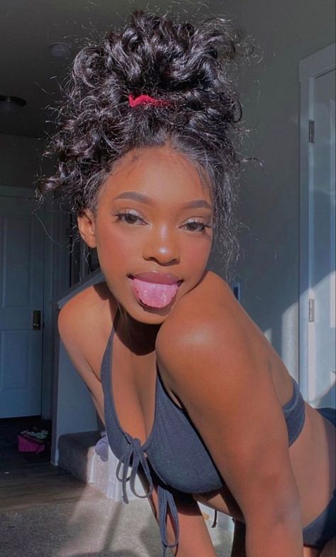 Natural Pretty Girl Aesthetic, Melanin Pictures, Brown Skin Girls Pretty, Pretty Girl Aesthetic Black, Black Baddies Aesthetic, Pretty Brown Skin Women, Pretty Brown Girl, Pretty Melanin, Brown Skin Women
