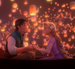 Rapunzel and Flynn from Tangled - gotta love the sky lantern boat scene--"At last I see the light!..." Rapunzel Y Flynn, Disney Princess Films, Disney Playlist, Disney Amor, Tangled Lanterns, Tangled Movie, Tangled 2010, Rapunzel And Flynn, Princesses Disney