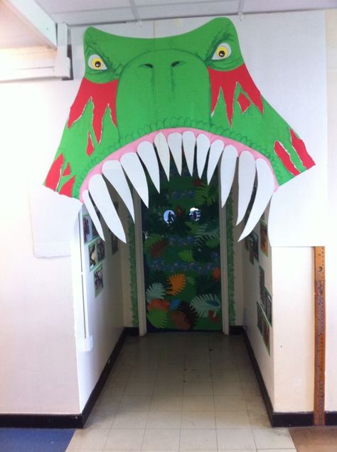 Jurassic Park Door, Dinosaur Classroom, Festa Jurassic Park, Jurassic Park Party, Dinosaurs Preschool, Dinosaur Themed Birthday Party, Dino Birthday Party, Folding Origami, Dinosaur Activities