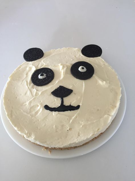 Panda Cake - cheesecake and oreos. couldn't be simpler Birthday Cakes, Organisation, Simple Panda Cake, Bolo Panda, Panda Cake, Panda Cakes, Cake Cheesecake, Panda Party, Cute Panda