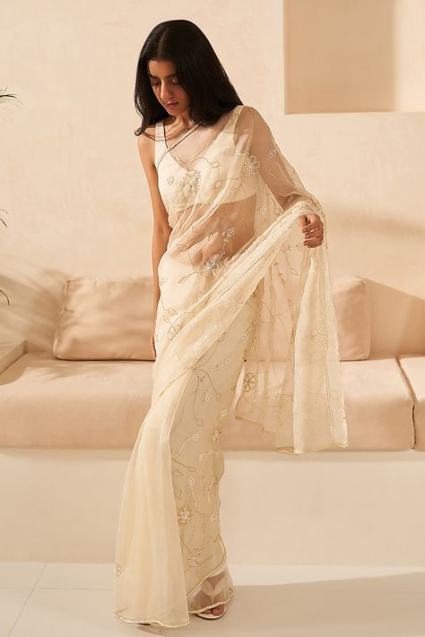 Sarees For Night Parties, Saree For Graduation, White Floral Saree, Graduation Saree, Farewell Ideas, Indian Fits, Cream Saree, Neck Flower, Saree Lehenga