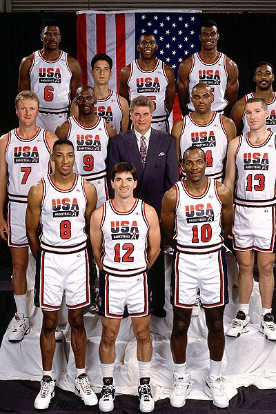 The ONLY Dream Team. THE BEST! no one now knows what I'm talking about when I say this is the original dream team. Not James, or Wade or Bosch. Not even Garnett, or Rondo... Nba Dream Team, Dream Team 1992, Usa Dream Team, Team Usa Basketball, Olympic Basketball, Basketball Tricks, Basket Nba, David Robinson, Michael Jordan Basketball