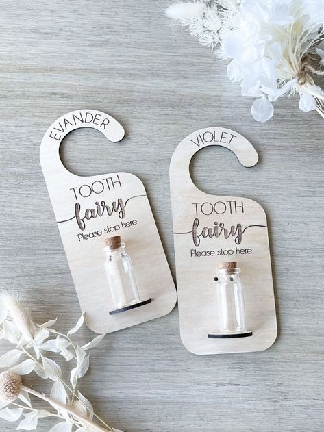 Tooth Fairy Door Hanger, Layered Artwork, Vinyle Cricut, Tooth Fairy Door, Tooth Fairy Doors, Vogue Kids, Idee Cricut, Hemma Diy, Laser Engraved Ideas