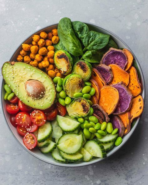 Plant Based Snacks, Simple Nutrition, Whole Food Diet, Snacks Saludables, Plant Based Nutrition, Think Food, Plant Based Eating, Edamame, Whole Foods