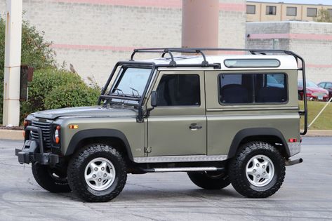 1997 Land Rover Defender 90 LE | Midwest Car Exchange Defender 90 For Sale, Defender For Sale, Garage Workshop Plans, Used Land Rover, Spare Tire Mount, New Luxury Cars, Clean Car, Land Rover Models, Land Rover Defender 90