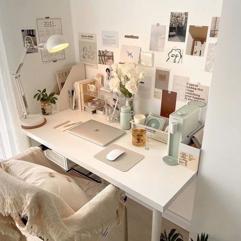 Sage Green Bedroom Desk, Cute Green Desk Setup, Desk Organising Ideas, Green Desk Ideas, Sage Green Desk Decor, Organised Desk Aesthetic, Sage Green Desk Aesthetic, Neutral Desk Setup, Sage Green Desk Setup