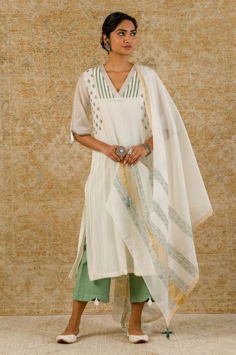 Buy #ivory #kurta with side pleats & #embroidered bodice Paired with an ivory #palazzo & block printed #organza stole with cutwork detail by #Devnaagri at #AzaFashions Shop online now at #Azafashions.com Call +91 8291990059 or email contactus@azafashions.com for enquiries. #wedding #festive #ethnic #tradional #shopping #shoponline #party #reception #bride Block Printed Kurta, Printed Organza, Kurti Patterns, White Kurta, Cotton Outfit, Printed Dupatta, Cotton Kurti Designs, Dress Design Patterns, Embroidered Bodice