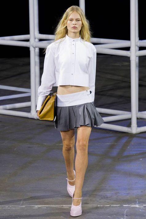 Alexander Wang Spring 2014 | New York Fashion Week Couture, London Fashion Weeks, 2014 Fashion Trends, Fashion Week Spring 2014, Catwalk Fashion, Fashion Articles, 2014 Fashion, Womens Fashion For Work, Yoga Clothes