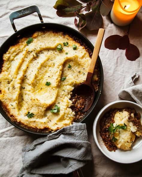 French Onion Shepherd's Pie w/ Cauliflower Mash | The First Mess Lentils Cauliflower, Holiday Entertaining Food, Meatless Mains, Fall Dinners, Vegan Savory, Laura Wright, Cauliflower Mashed Potatoes, French Lentils, Vegan Holiday Recipes