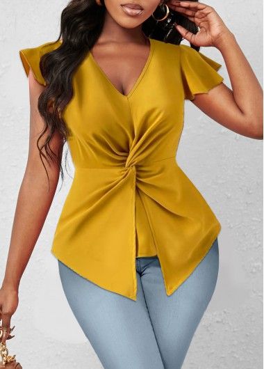 Blouse Styles For Women, Twist Short, Chiffon Dress Short, Stylish Tops For Women, Ladies Tops Blouses, Ladies Shirts, Modest Dresses Casual, Elegant Dresses Classy, Fashion Tops Blouse