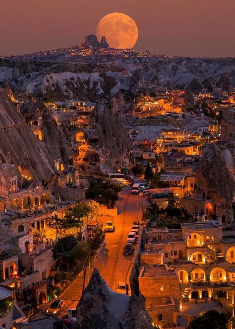 Dreamy Night, Fotografi Kota, Most Beautiful Cities, Beautiful Places In The World, Beautiful Places To Travel, Pretty Places, Travel Inspo, Travel Life, Travel Aesthetic