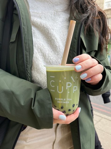 Essen, Matcha Green Nails, Starbucks Frappuccino Bottles, Matcha Boba, Boba Aesthetic, Bubbel Tea, Bubble Tea Flavors, Thatgirl Aesthetic, Vintage Food Posters